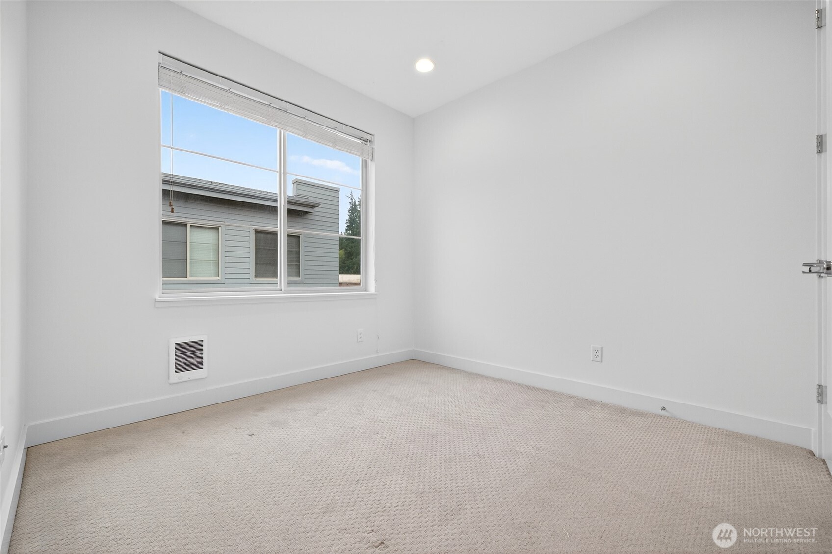 11521 117th Lane NE #2, Kirkland, WA 98033