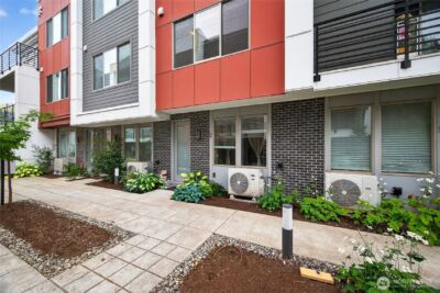 11521 117th Lane NE #2, Kirkland, WA 98033