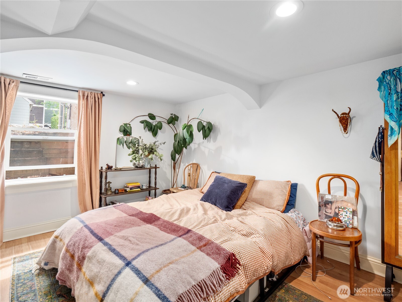 9701 Roosevelt Way NE, Seattle, WA 98115