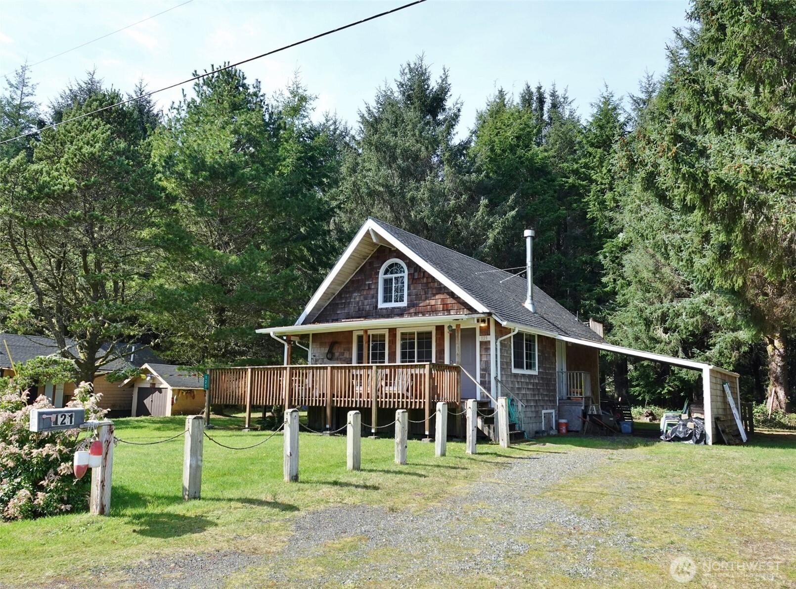 121 Oyehut Road , Hoquiam, WA 98550