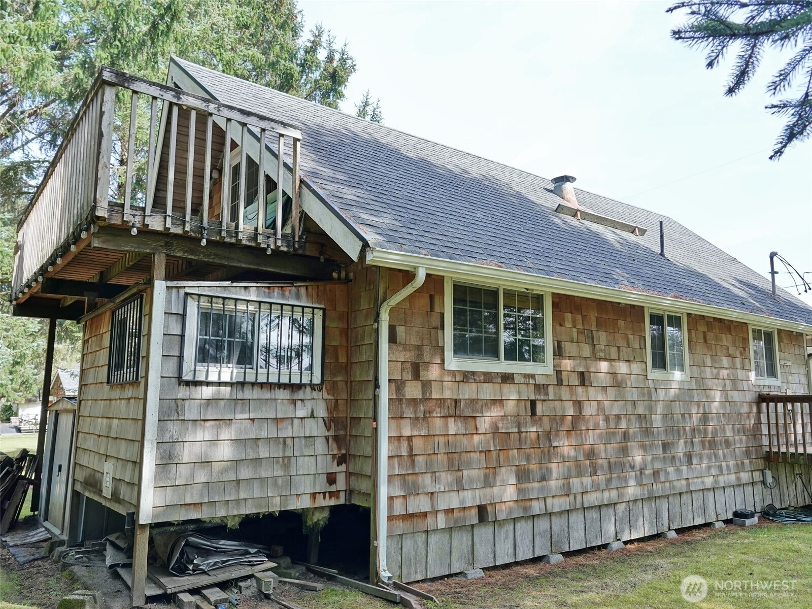 121 Oyehut Road , Hoquiam, WA 98550
