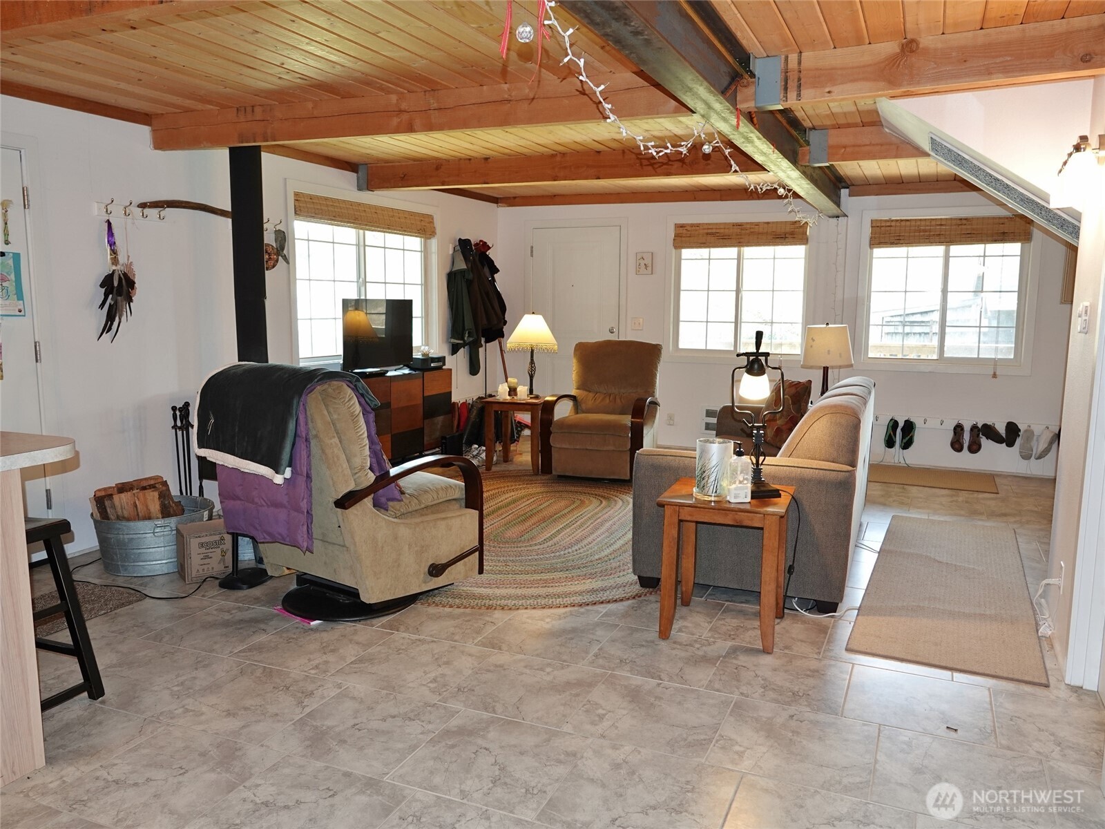 121 Oyehut Road , Hoquiam, WA 98550