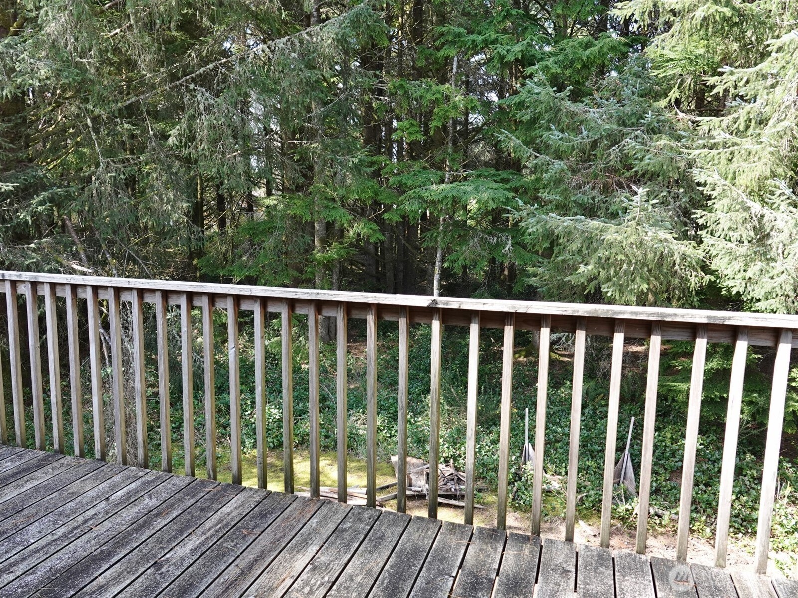 121 Oyehut Road , Hoquiam, WA 98550