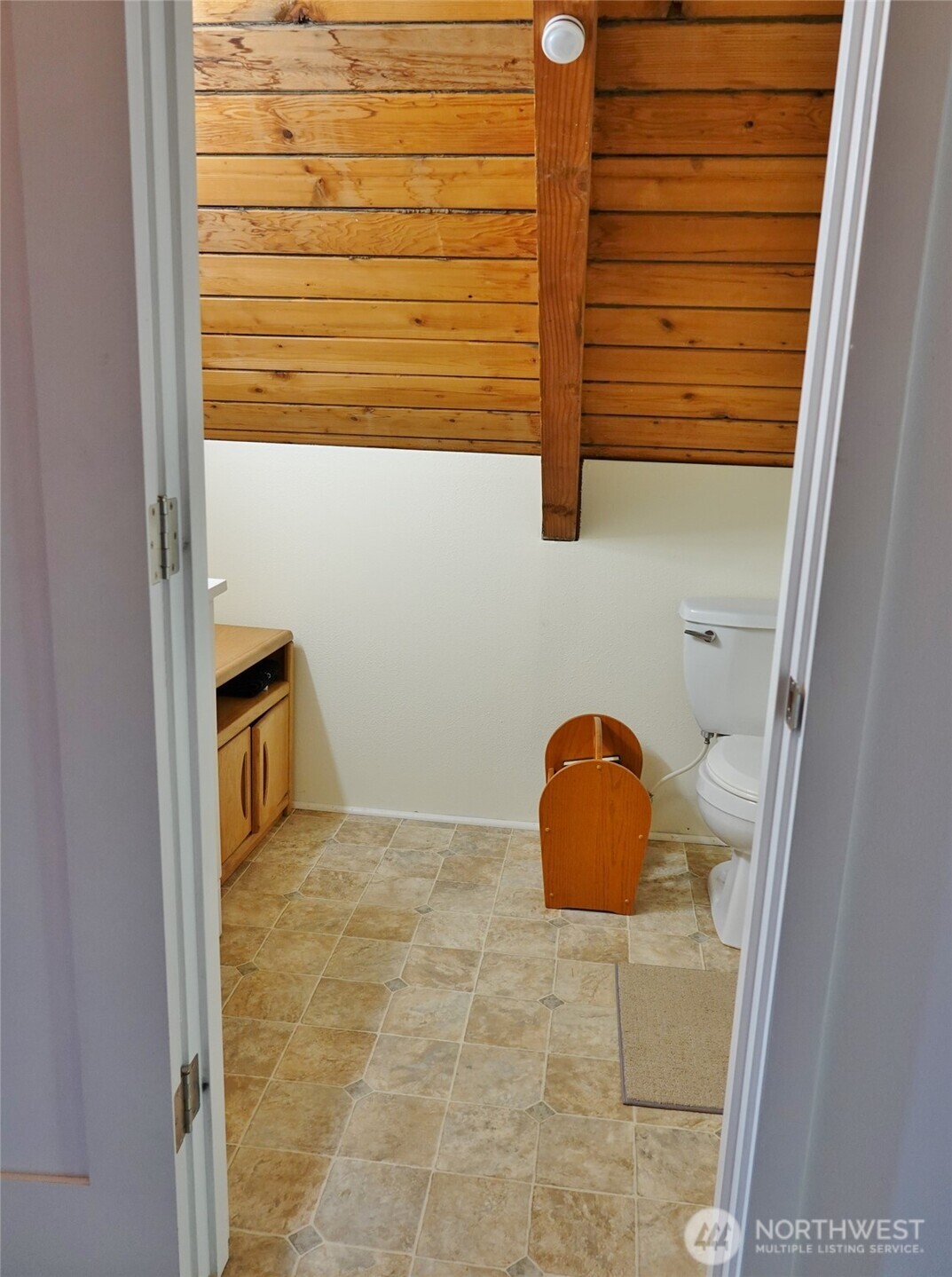 121 Oyehut Road , Hoquiam, WA 98550