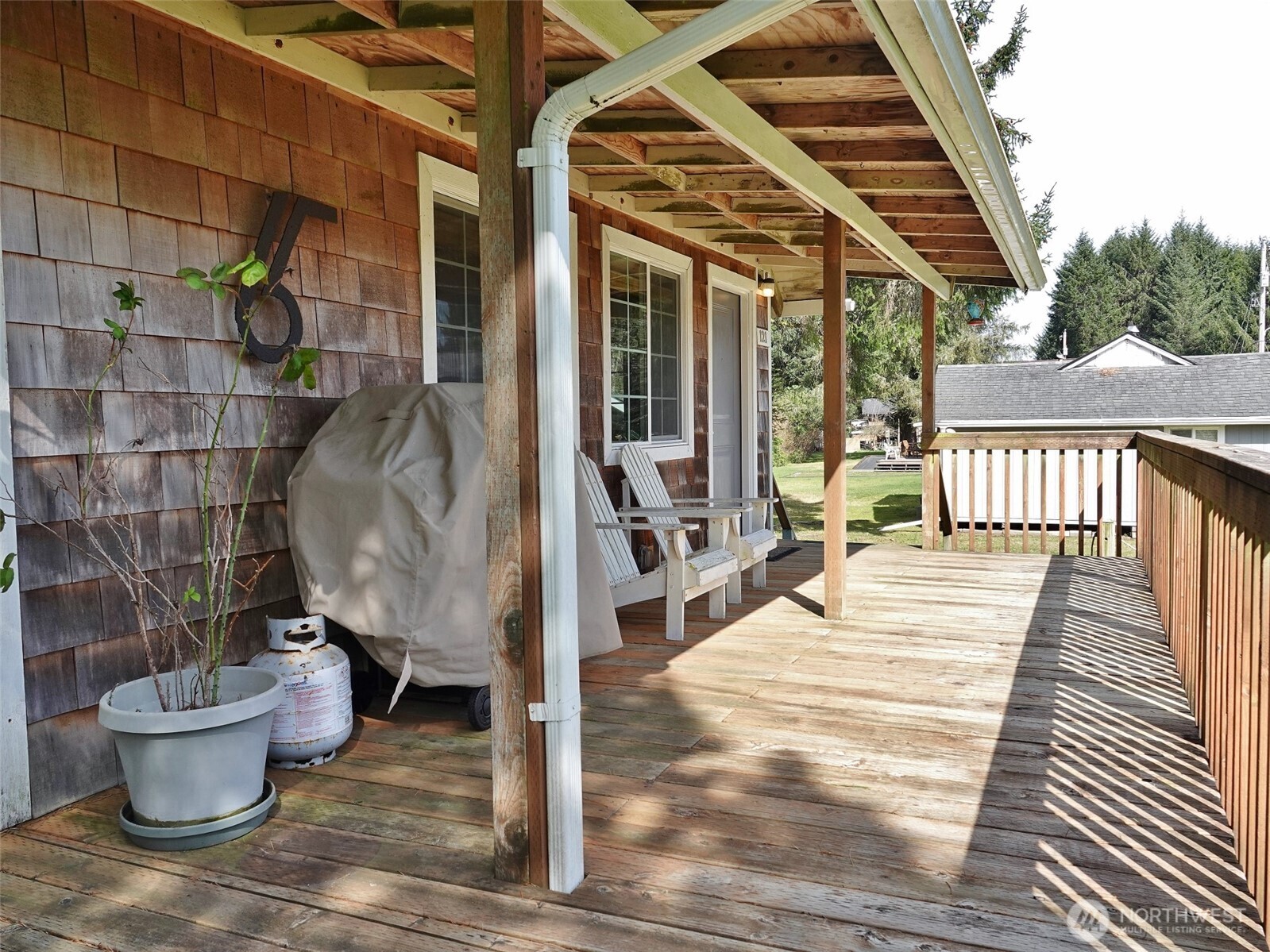 121 Oyehut Road , Hoquiam, WA 98550