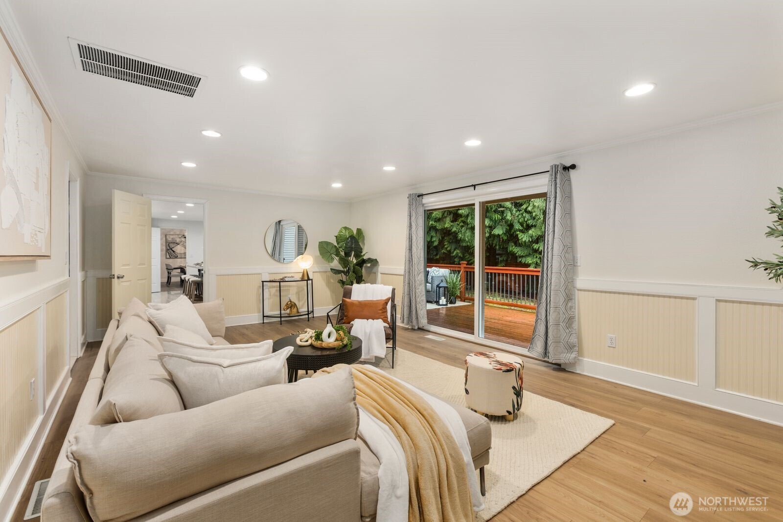 18505 NE 26th Street , Redmond, WA 98052