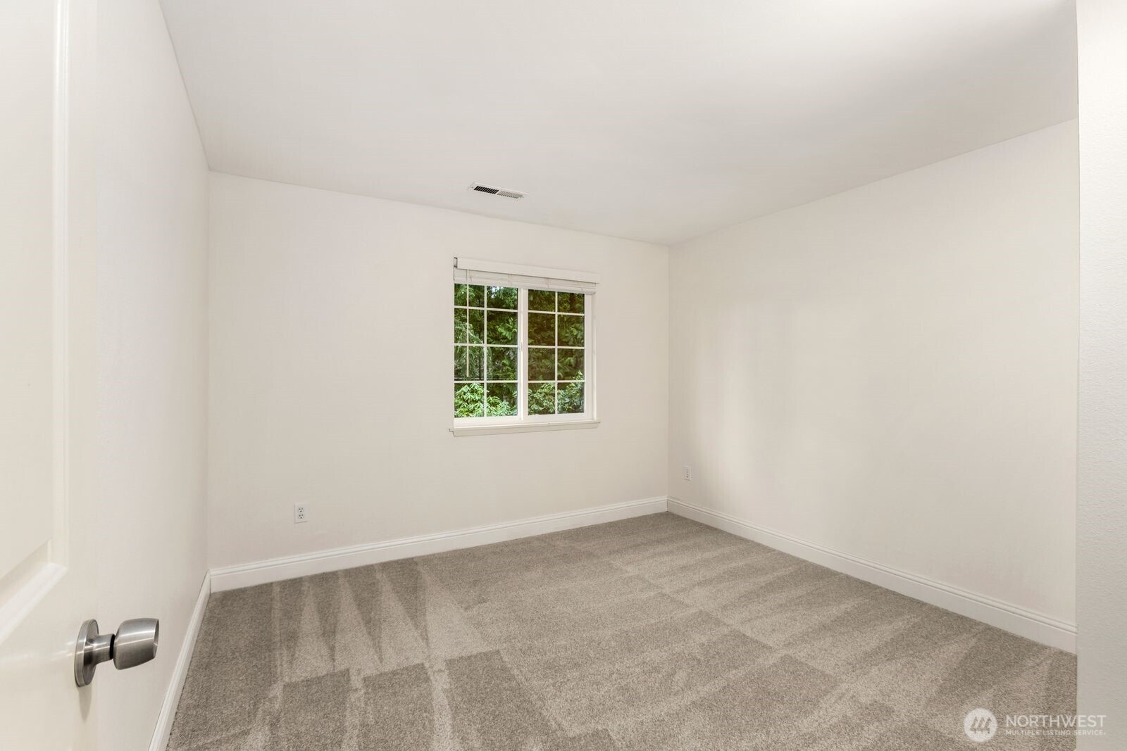 18505 NE 26th Street , Redmond, WA 98052