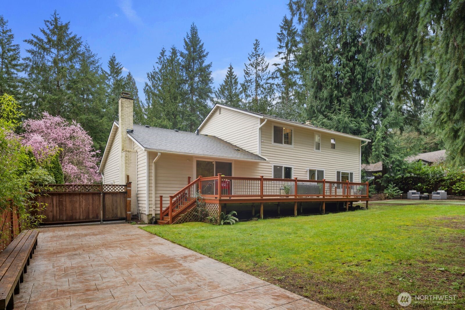 18505 NE 26th Street , Redmond, WA 98052