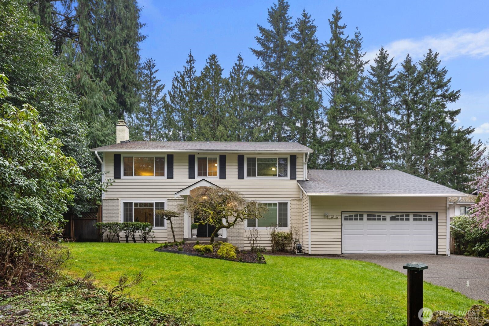 18505 NE 26th Street , Redmond, WA 98052