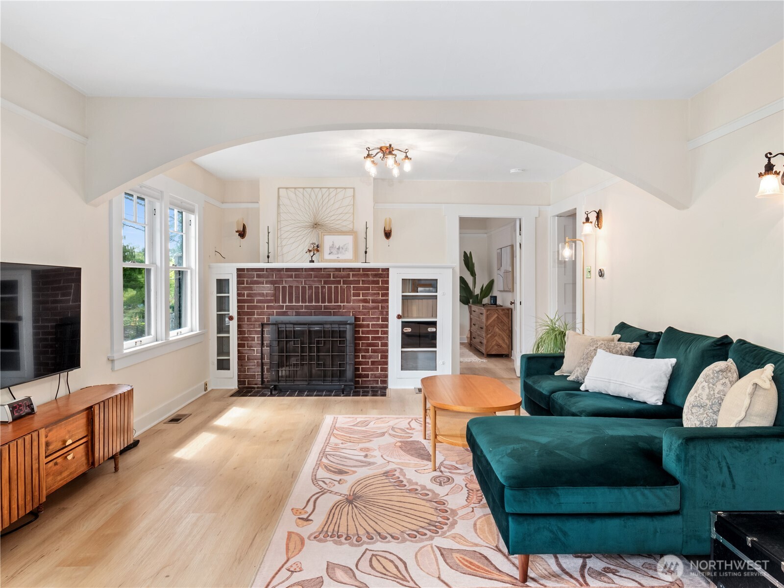 9701 Roosevelt Way NE, Seattle, WA 98115