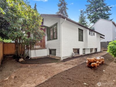 9701 Roosevelt Way NE, Seattle, WA 98115 - Photo 19