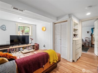 9701 Roosevelt Way NE, Seattle, WA 98115 - Photo 25