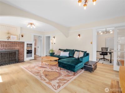 9701 Roosevelt Way NE, Seattle, WA 98115 - Photo 4