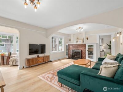 9701 Roosevelt Way NE, Seattle, WA 98115 - Photo 5