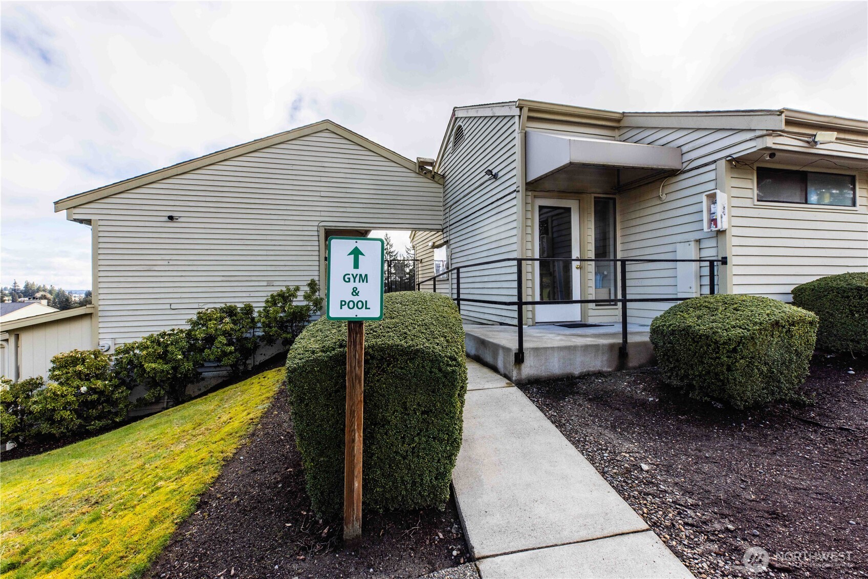 1760 W Sunn Fjord Lane #F-105, Bremerton, WA 98312
