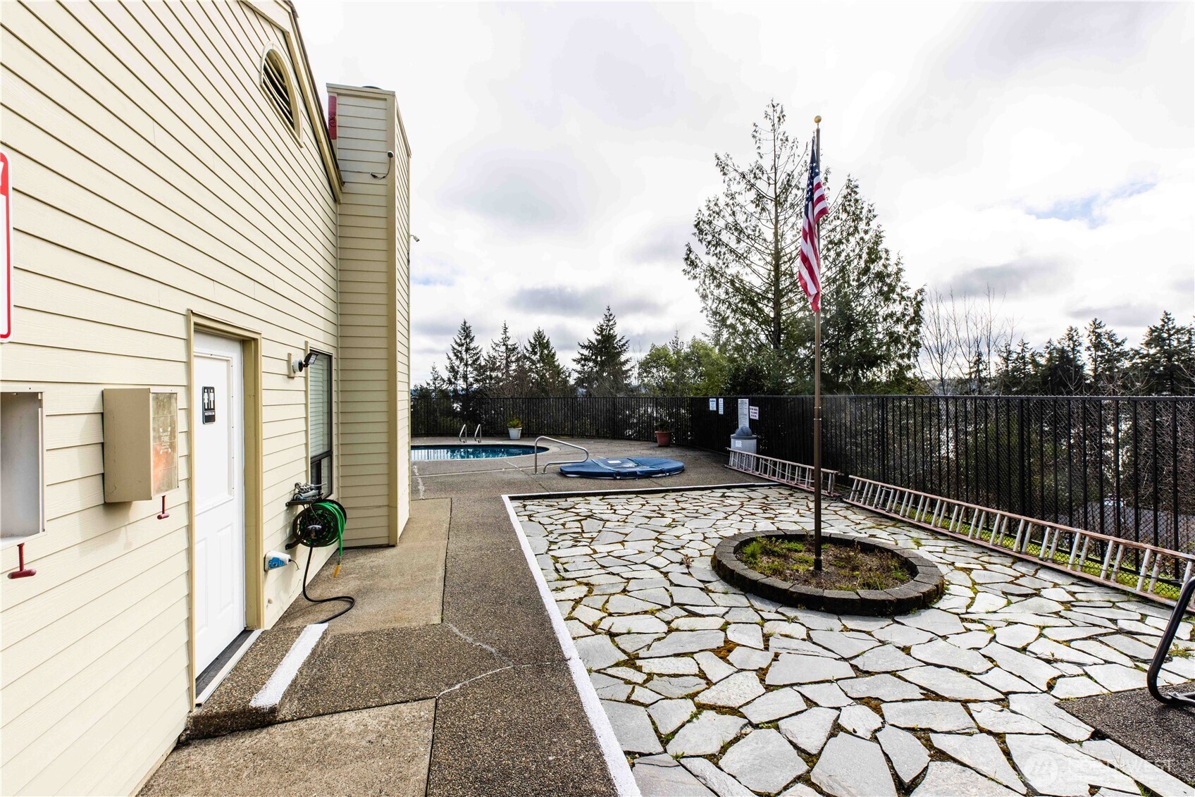 1760 W Sunn Fjord Lane #F-105, Bremerton, WA 98312