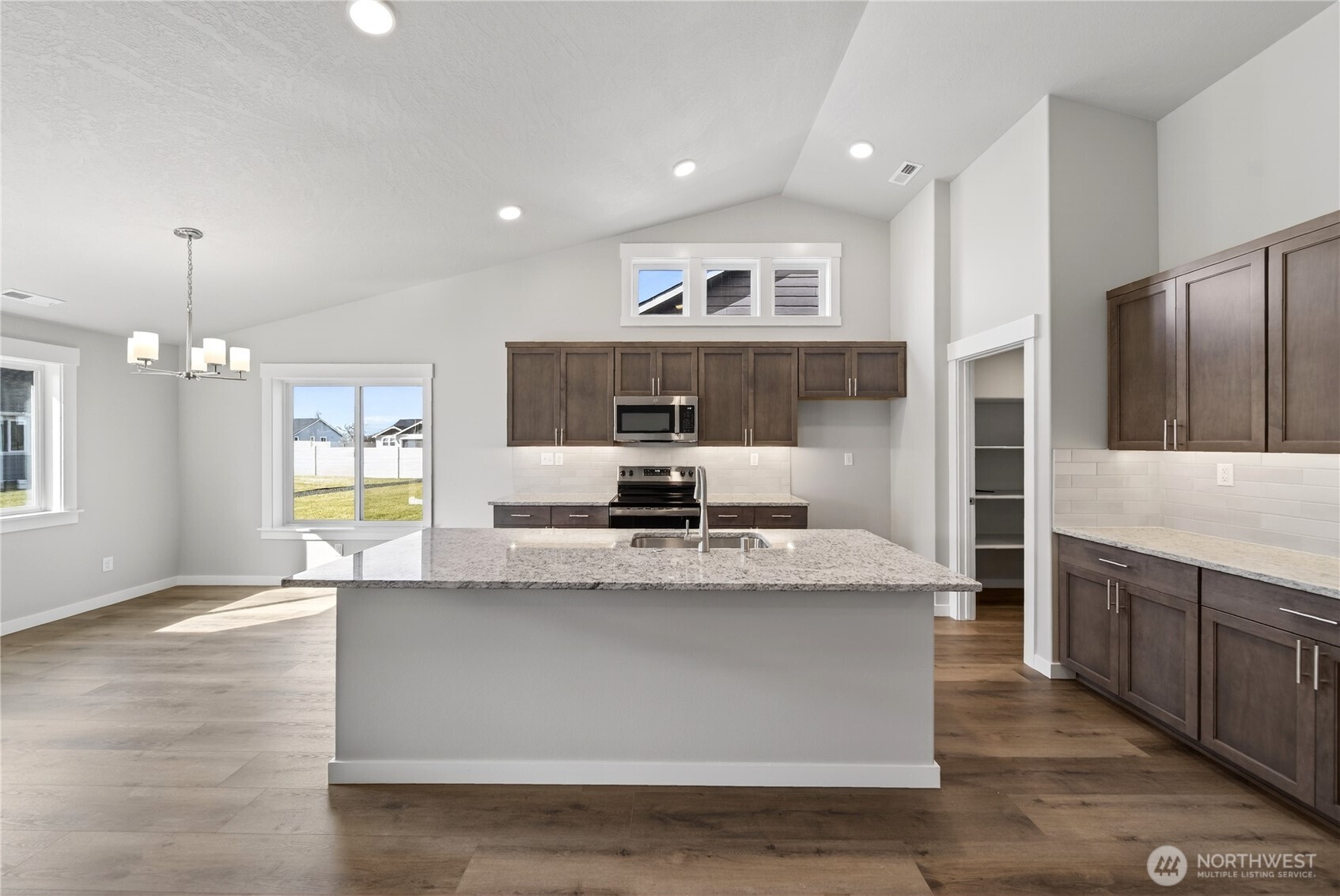 4337 W Sand Hill St , Moses Lake, WA 98837