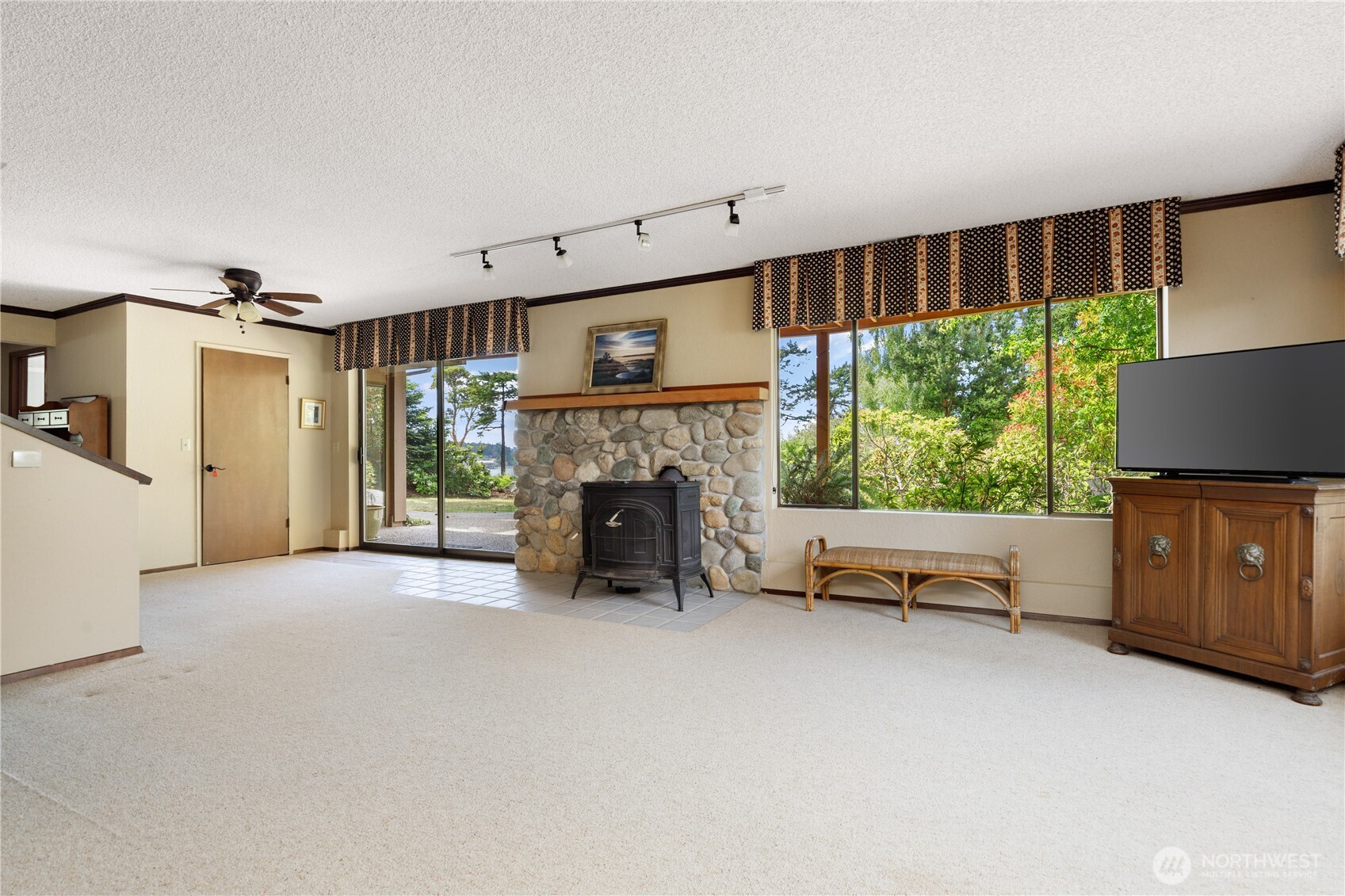 1204 Leisure Street , Coupeville, WA 98239