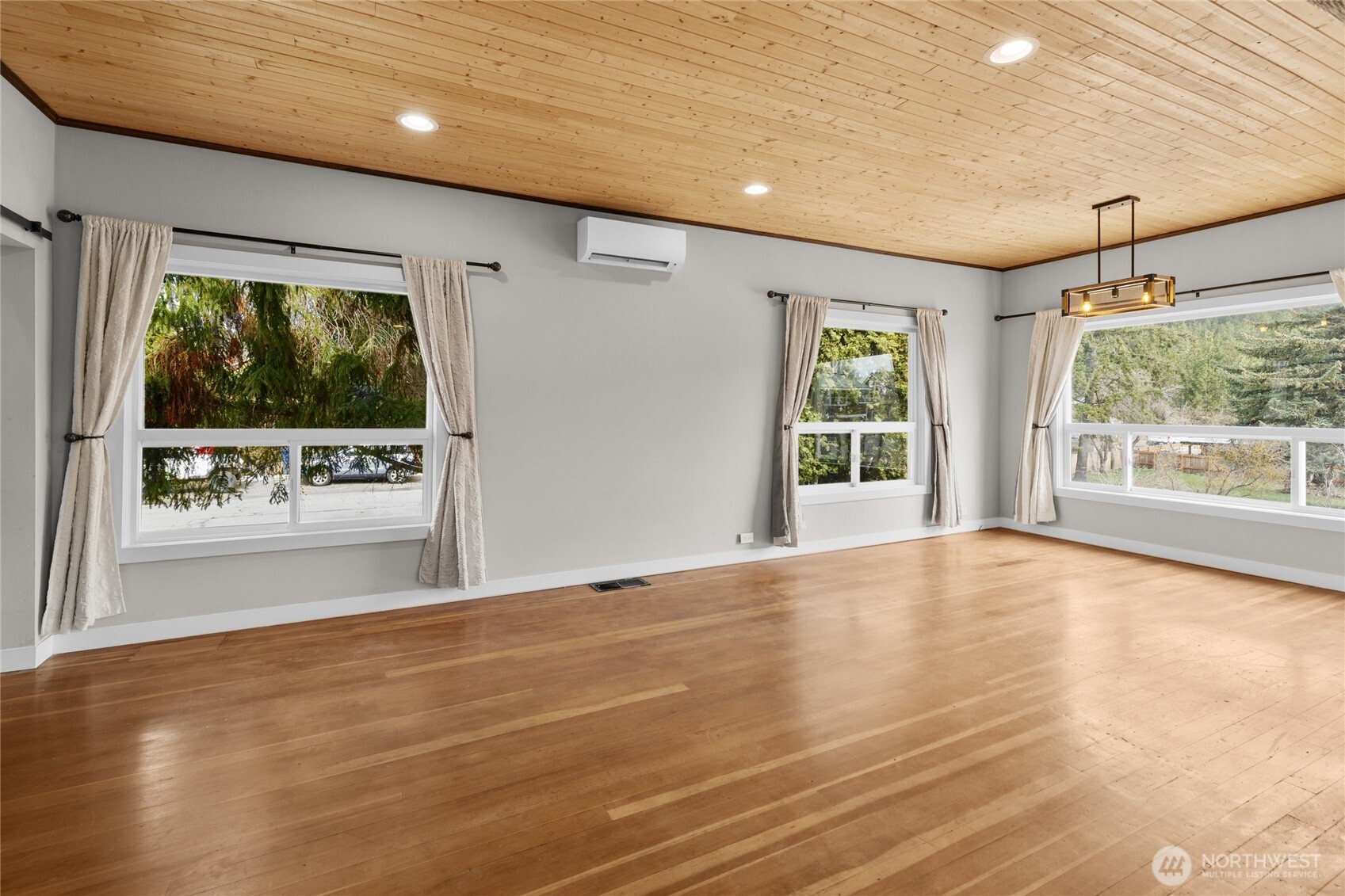 300 S 1st Street , Roslyn, WA 98941