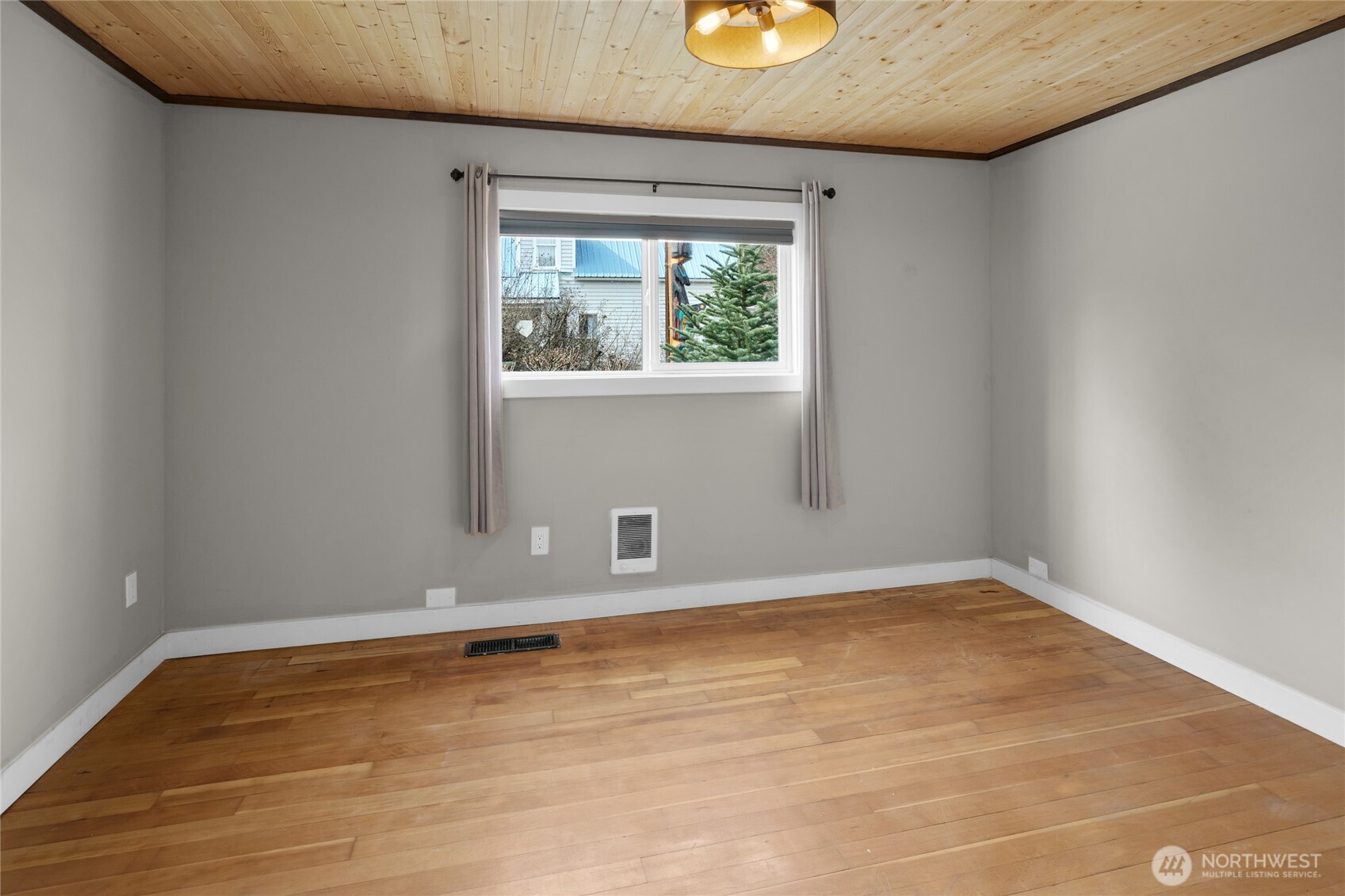 300 S 1st Street , Roslyn, WA 98941