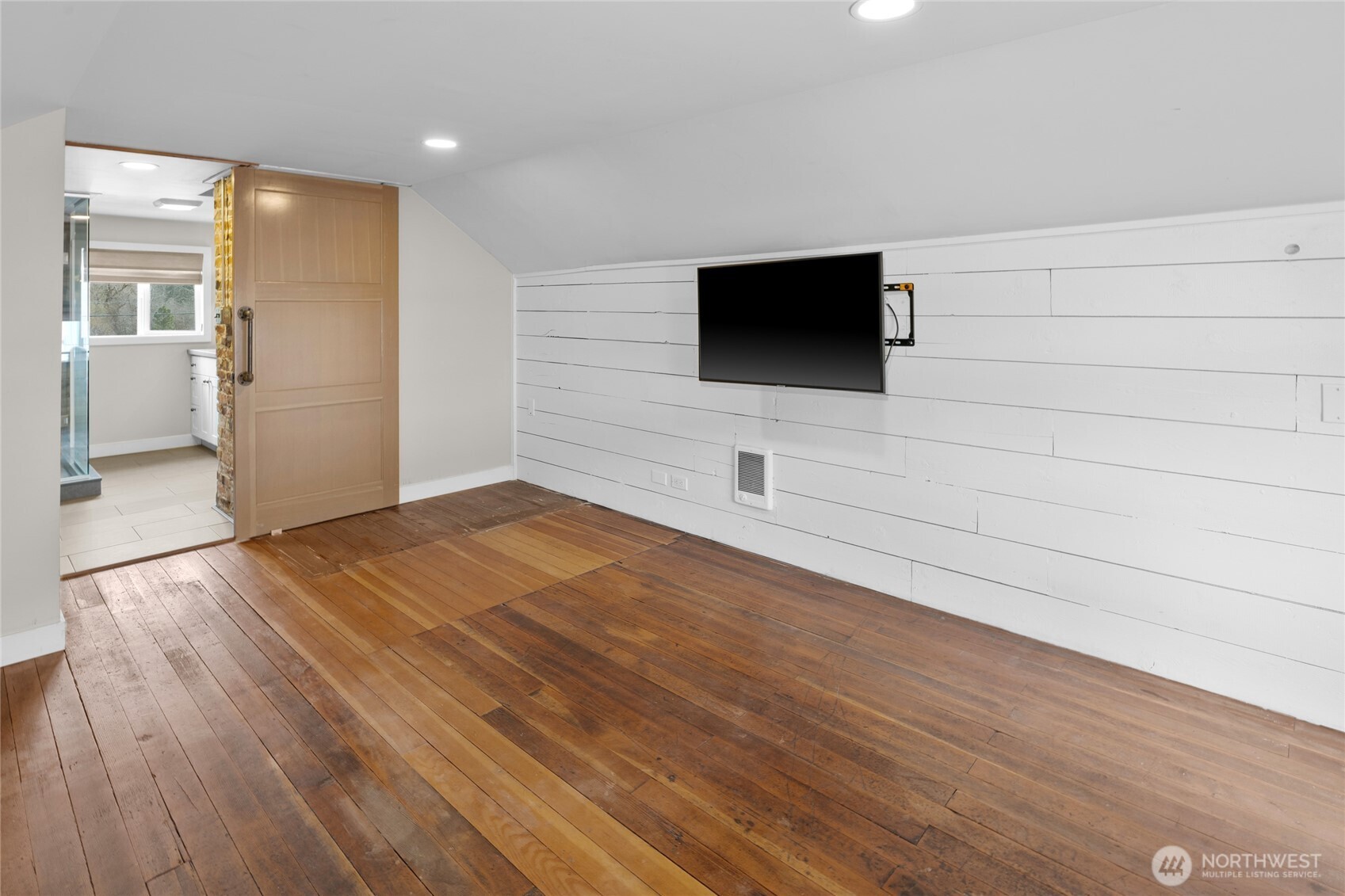 300 S 1st Street , Roslyn, WA 98941