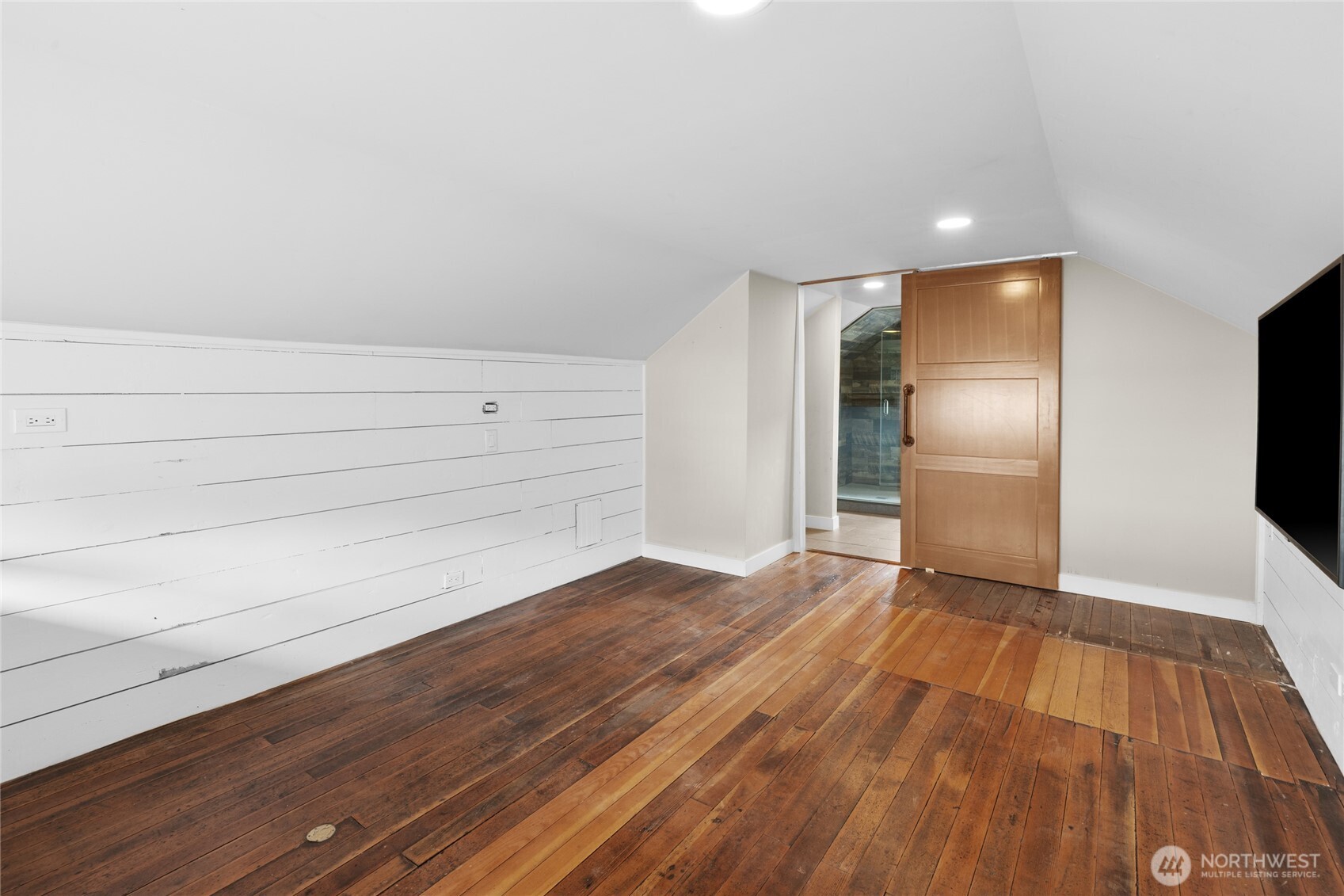 300 S 1st Street , Roslyn, WA 98941