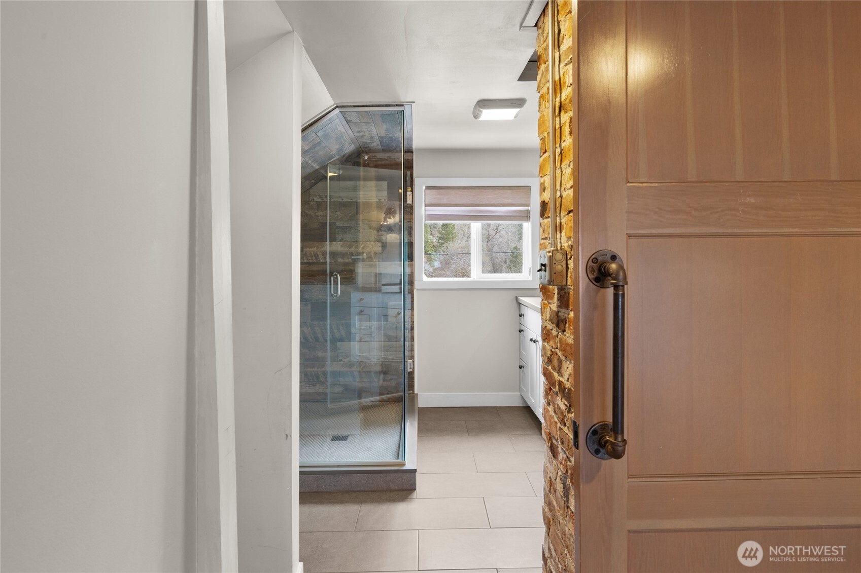 300 S 1st Street , Roslyn, WA 98941