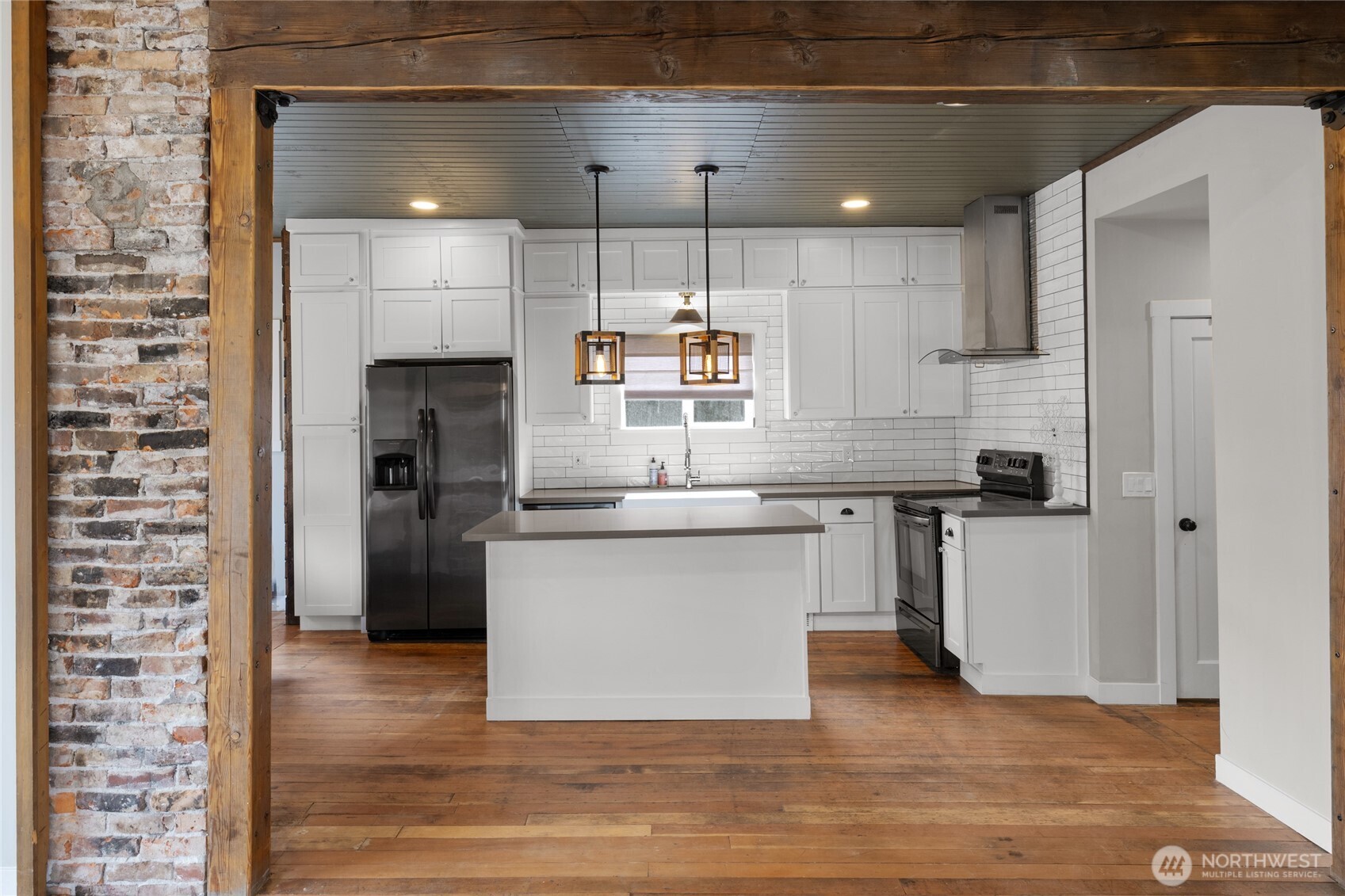 300 S 1st Street , Roslyn, WA 98941