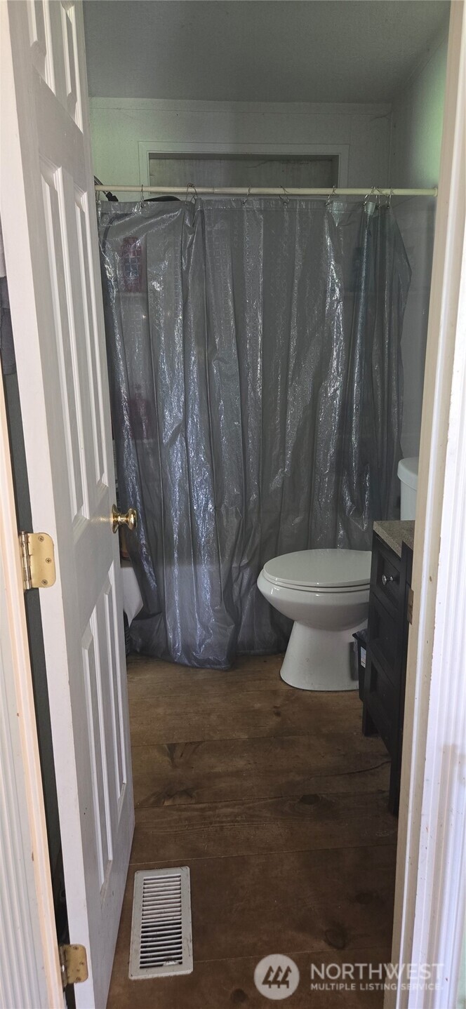 123 Barton Road , Rochester, WA 98579