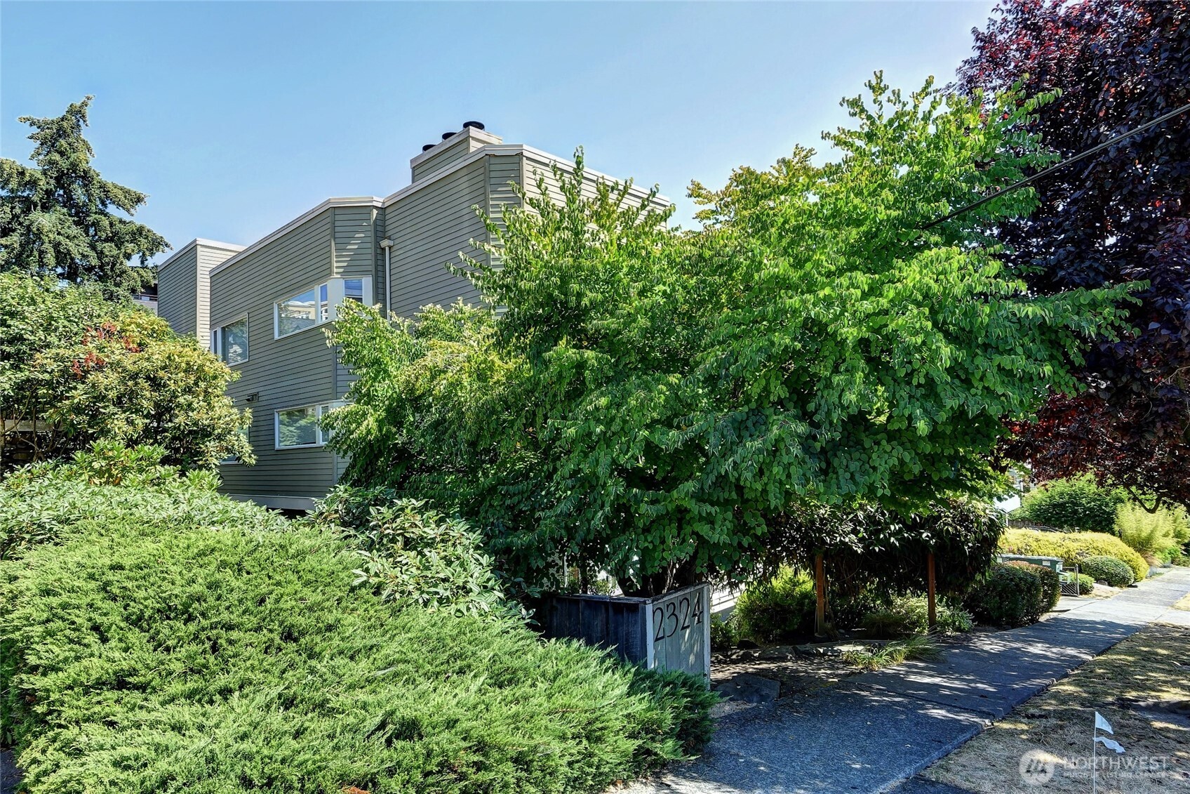 2324 W Newton Street #302, Seattle, WA 98119