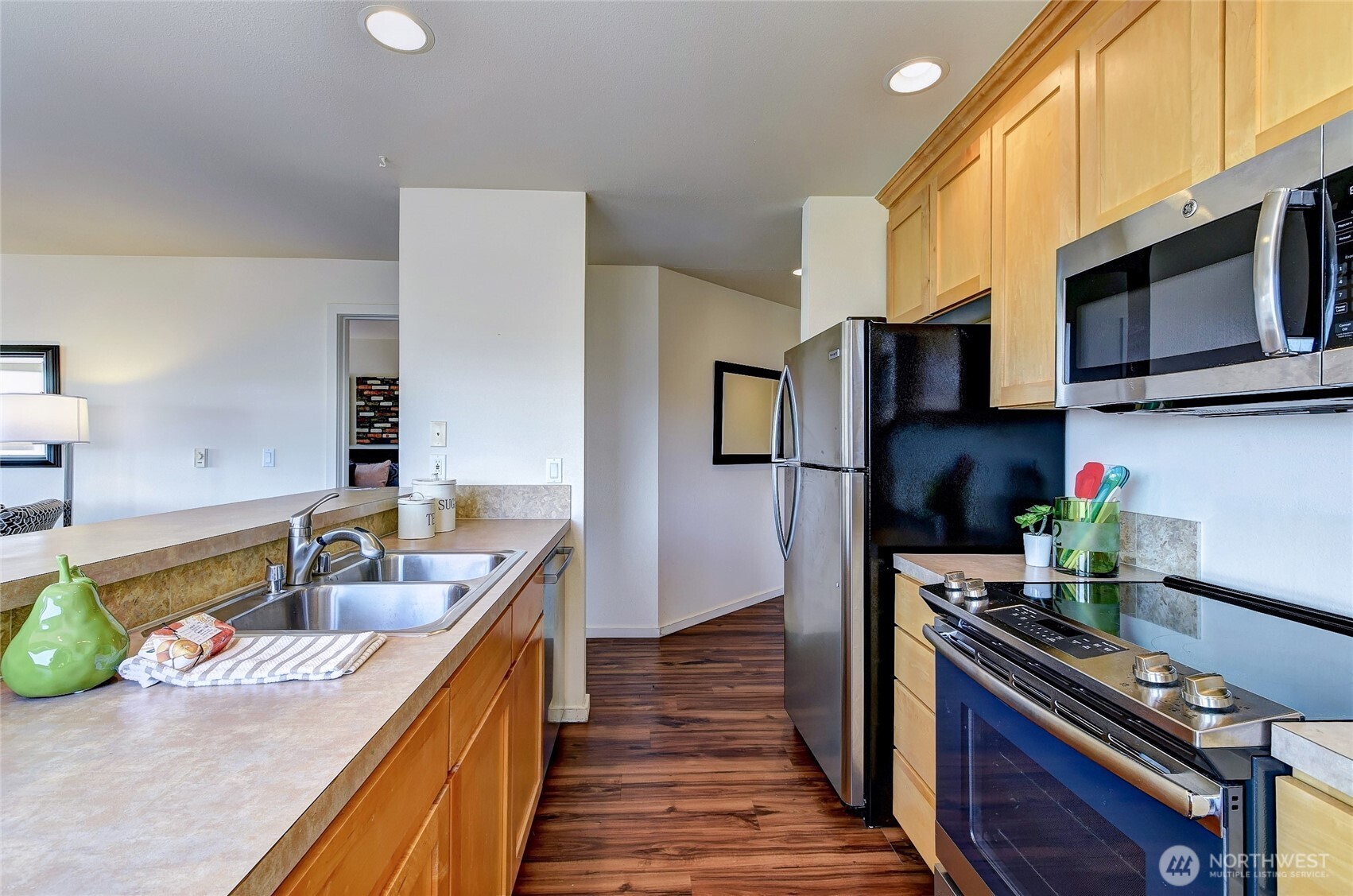 2324 W Newton Street #302, Seattle, WA 98119