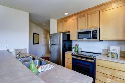2324 W Newton Street #302, Seattle, WA 98119 - Photo 8