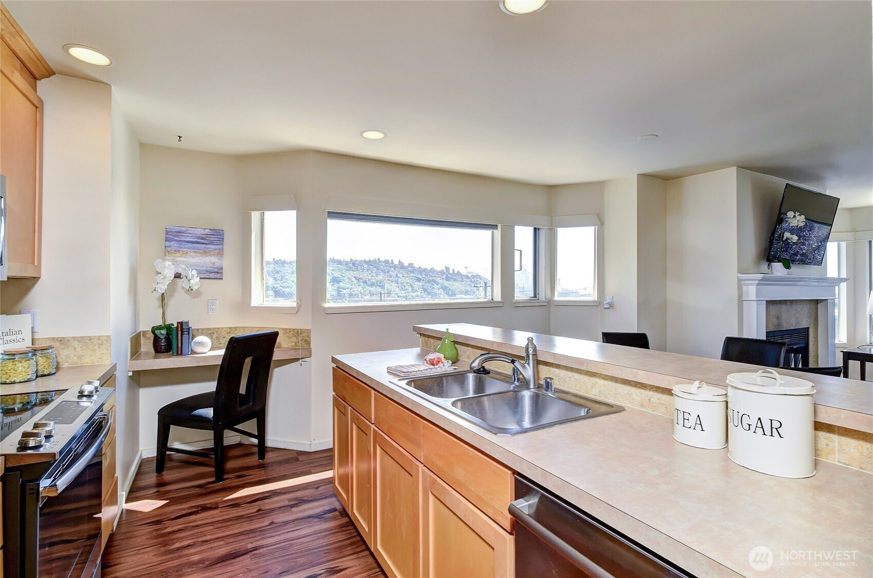 2324 W Newton Street #302, Seattle, WA 98119