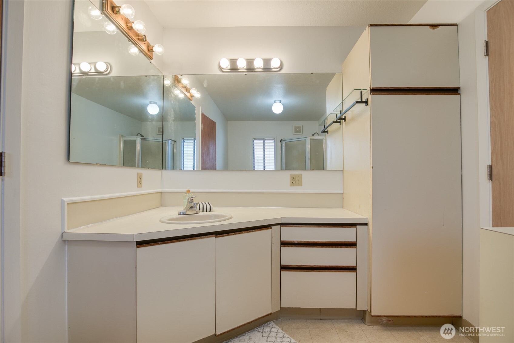 411 W 4th Street , Aberdeen, WA 98520