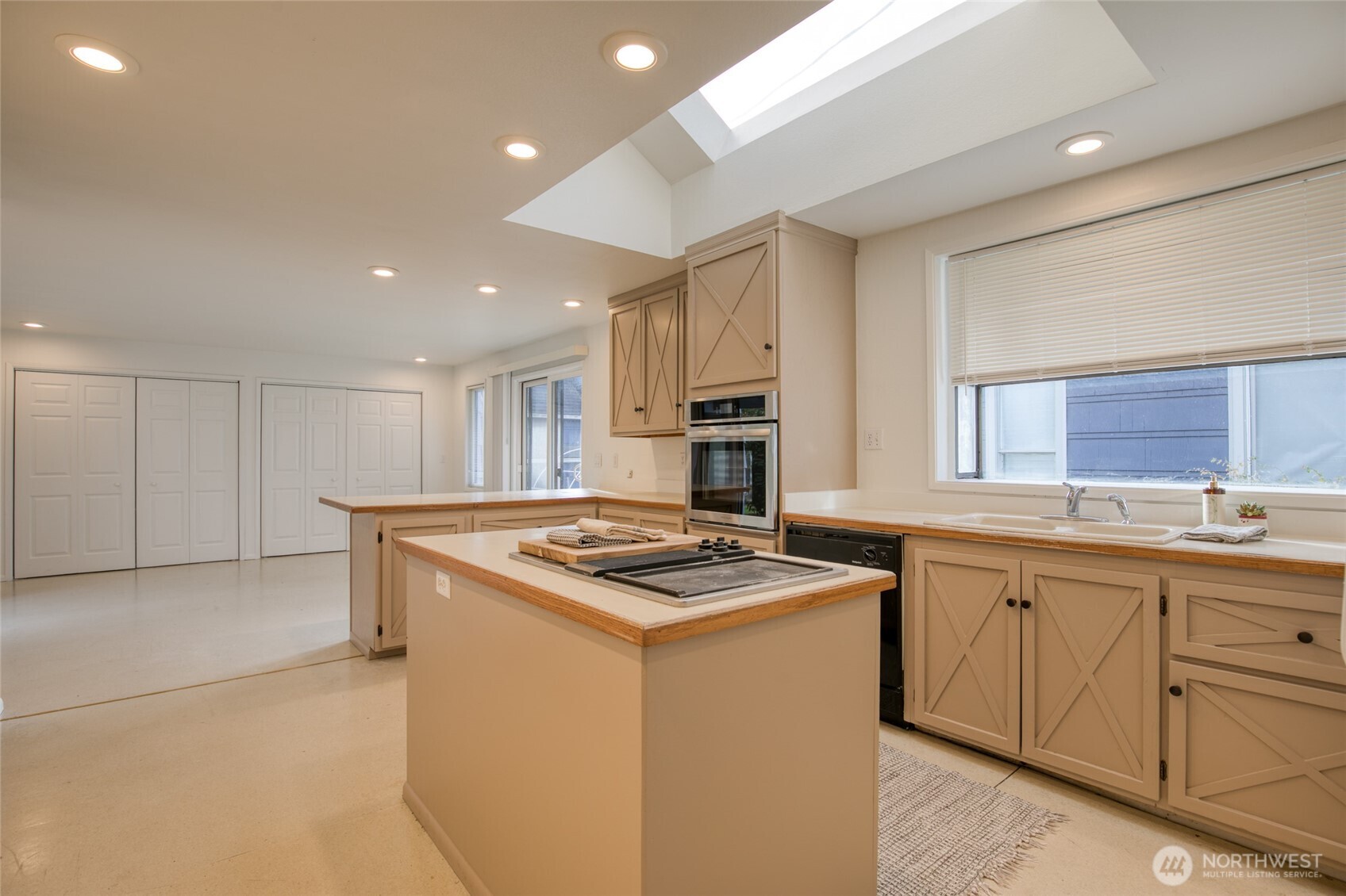 411 W 4th Street , Aberdeen, WA 98520