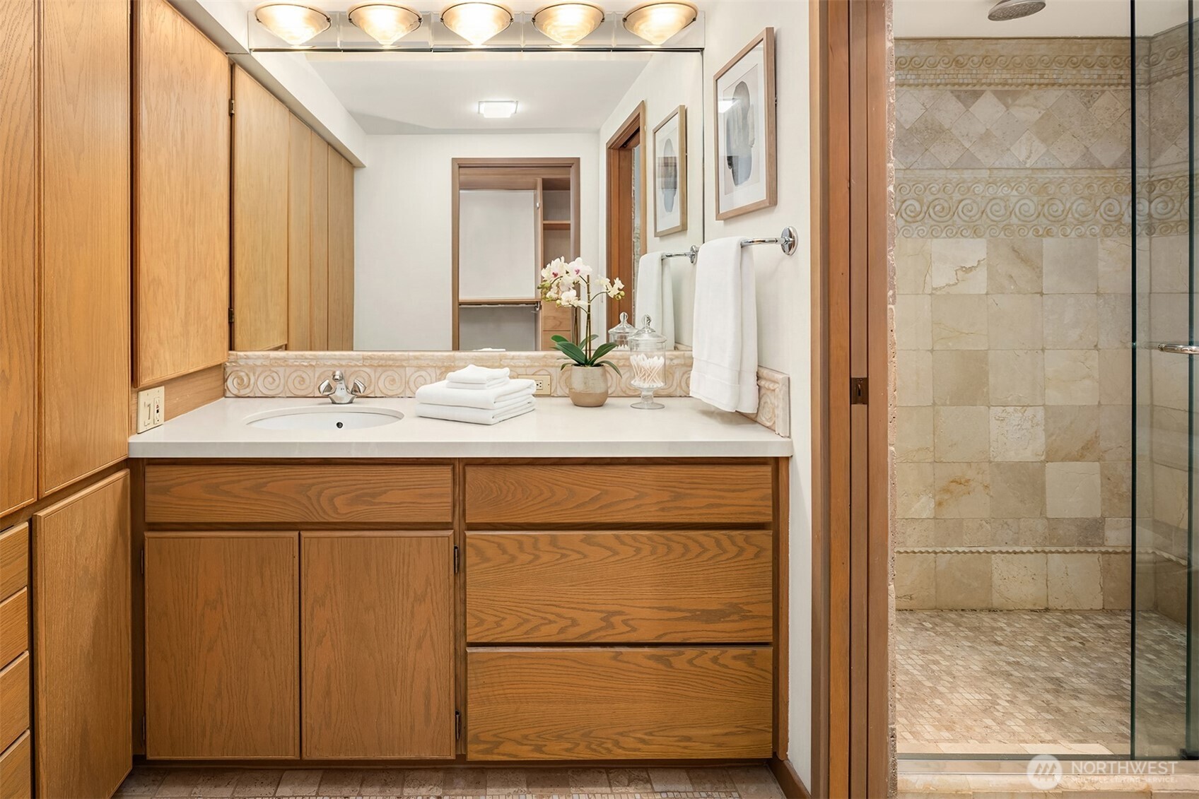 2021 1st Avenue #F20, Seattle, WA 98121