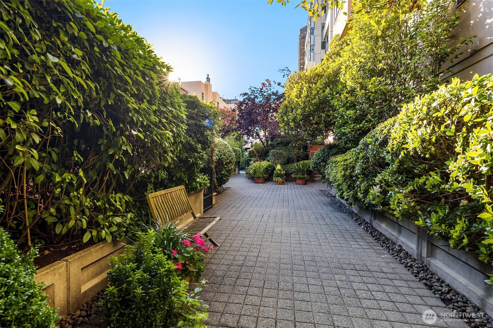 2021 1st Avenue #F20, Seattle, WA 98121