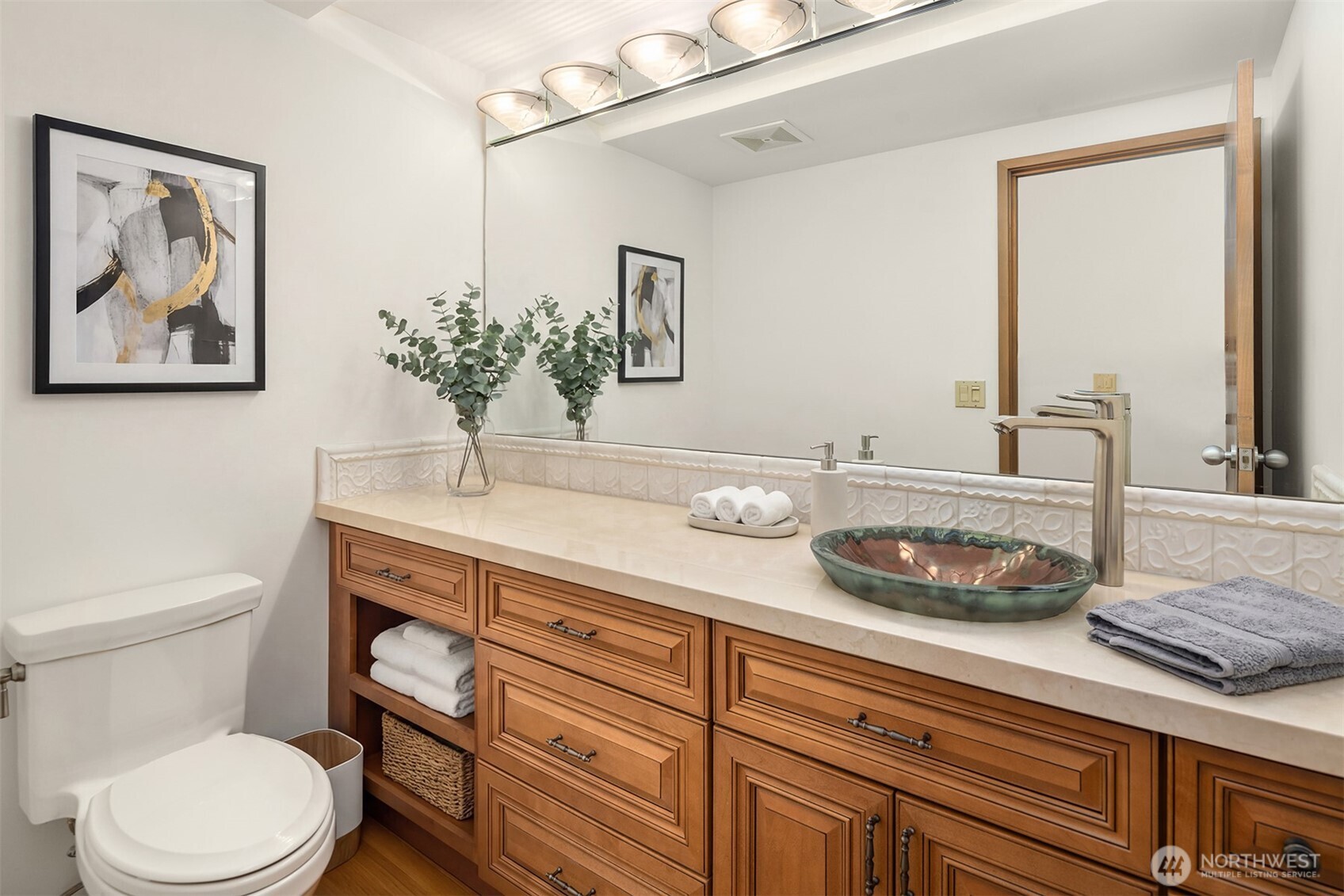 2021 1st Avenue #F20, Seattle, WA 98121