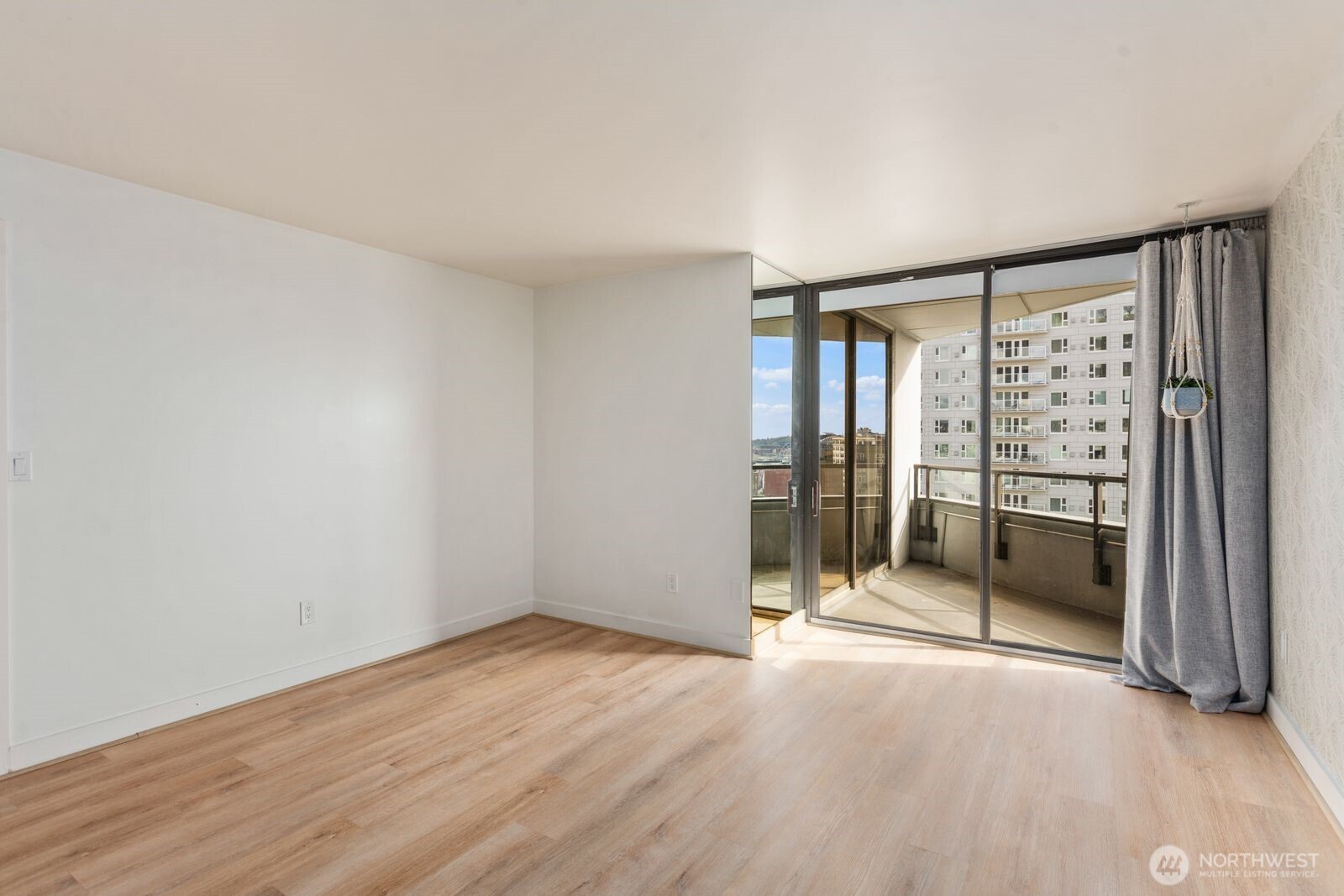 2621 2nd Avenue #1001, Seattle, WA 98121