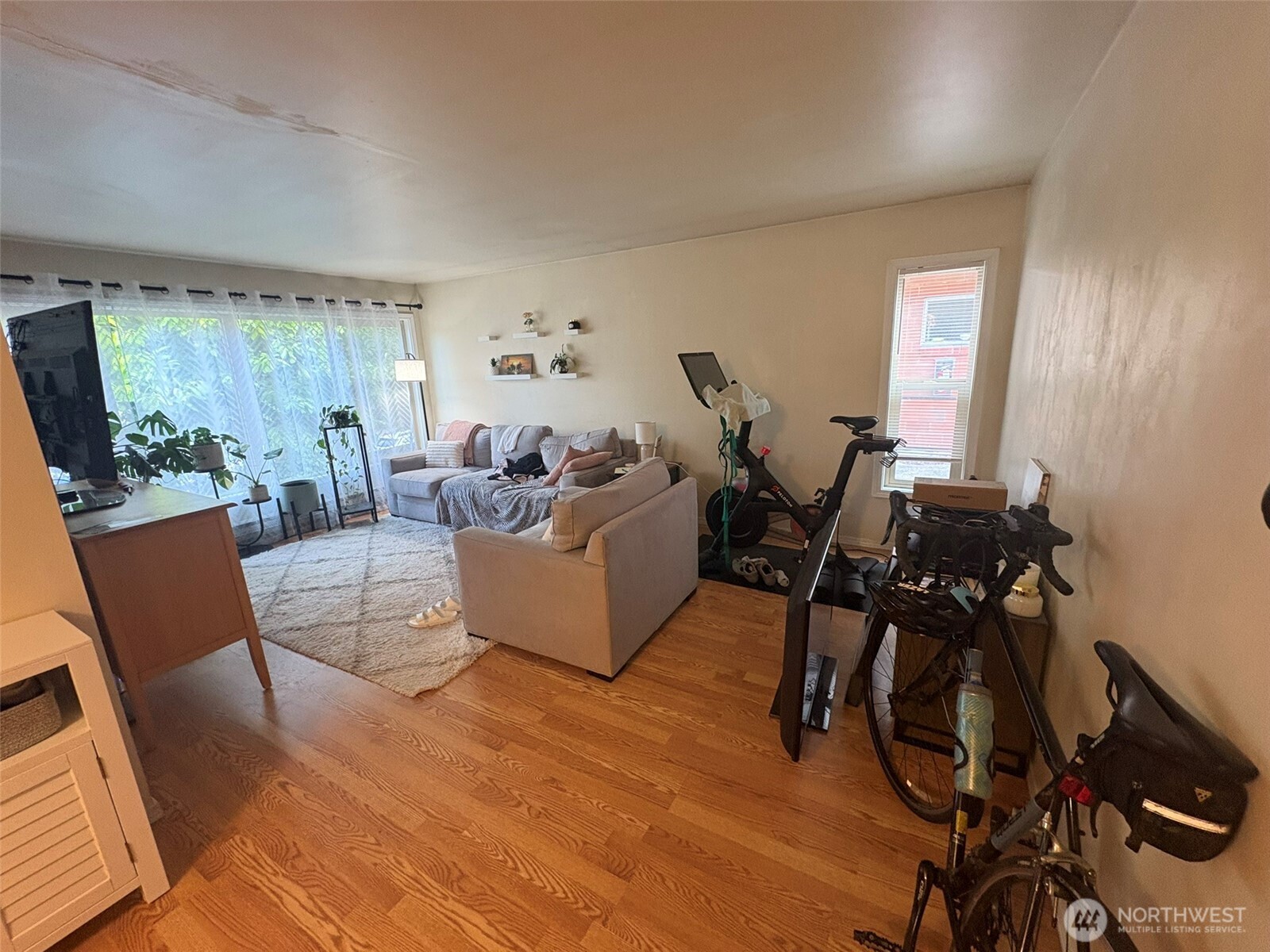 6519 4th Avenue NE, Seattle, WA 98115