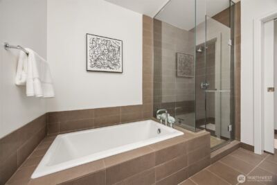 10650 NE 9th Place #2526, Bellevue, WA 98004 - Photo 17