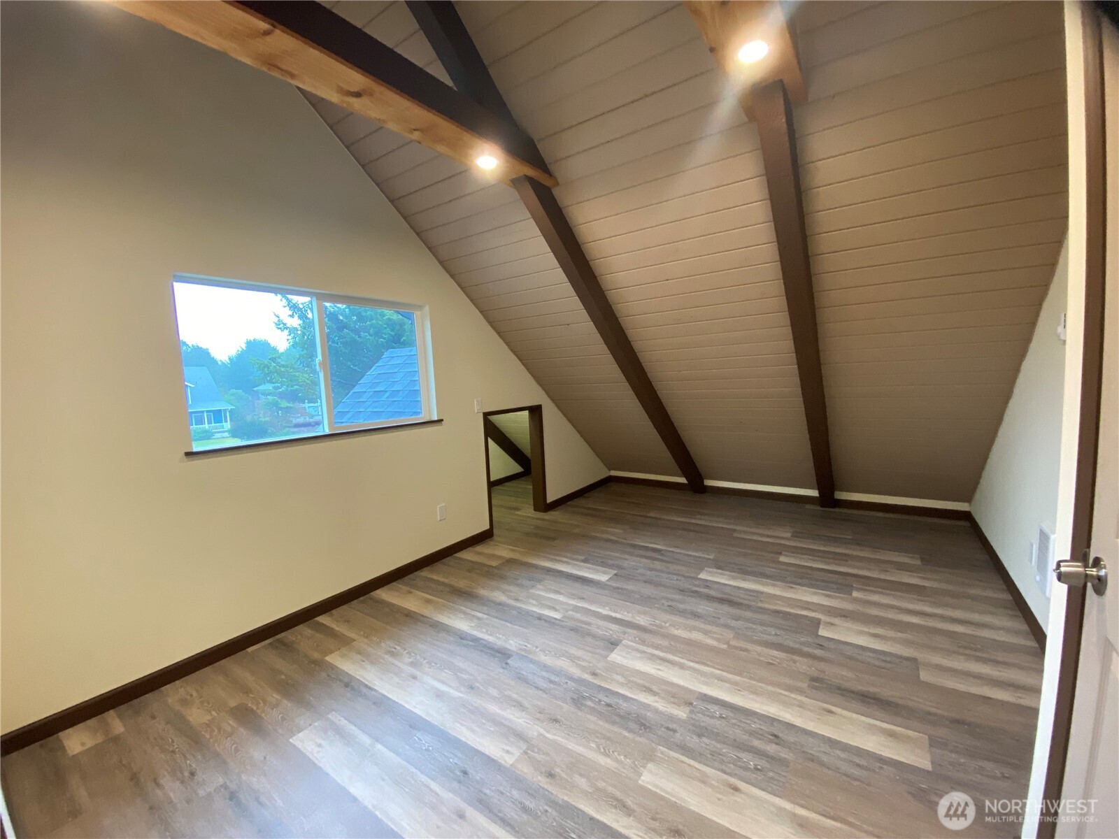 313 Sand Dune Avenue NW, Ocean Shores, WA 98569