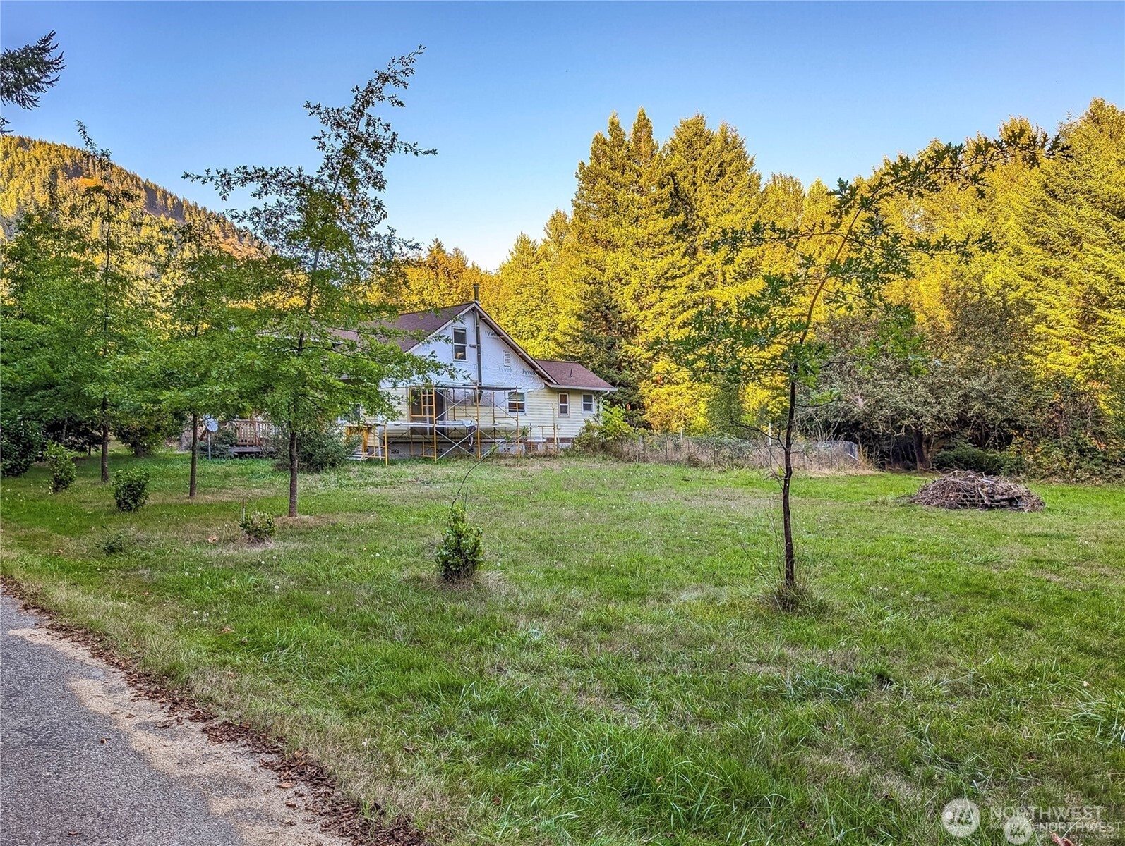 202 Kauer Road , Randle, WA 98377