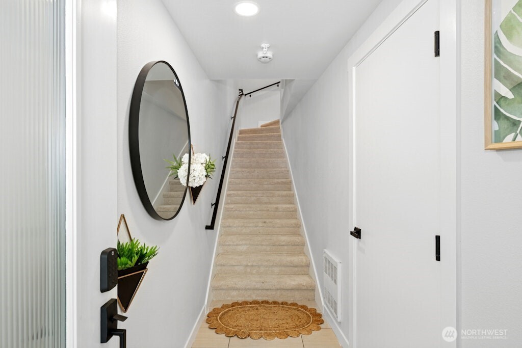 15107 NE 81st Way #102, Redmond, WA 98052