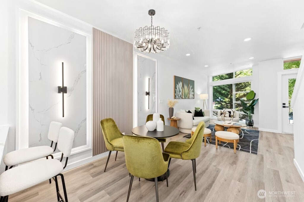 15107 NE 81st Way #102, Redmond, WA 98052