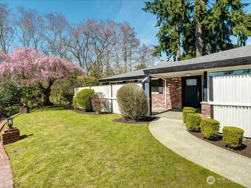 12404 SE 26th Place , Bellevue, WA 98005