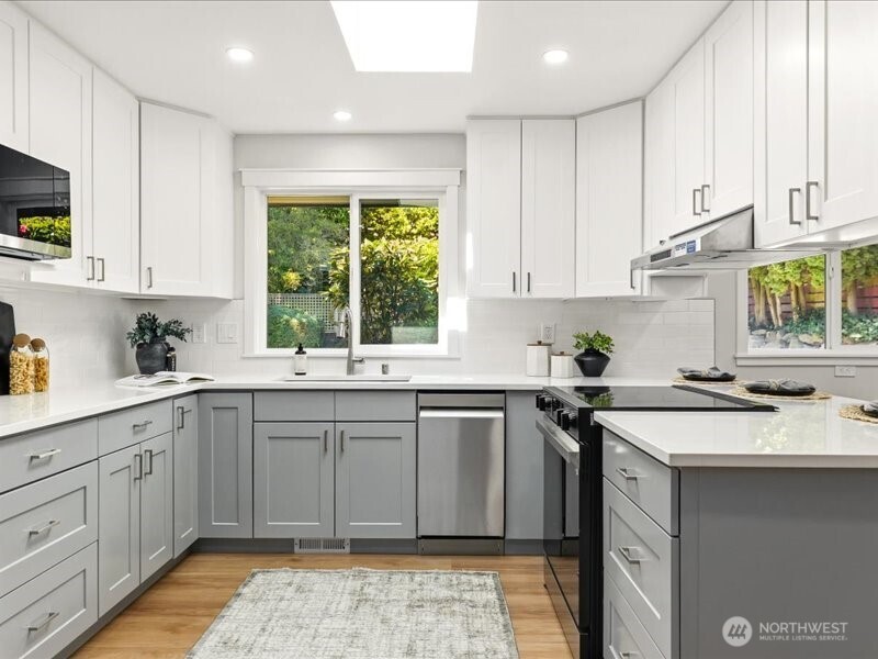 12404 SE 26th Place , Bellevue, WA 98005