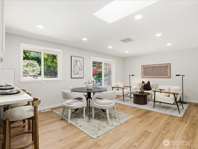 12404 SE 26th Place , Bellevue, WA 98005