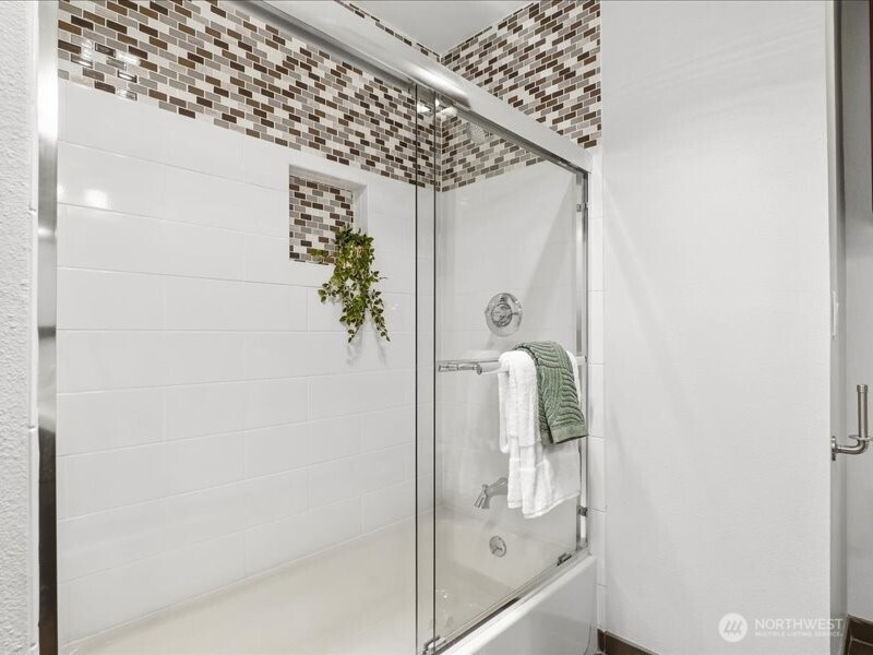 12404 SE 26th Place , Bellevue, WA 98005