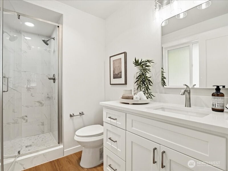 12404 SE 26th Place , Bellevue, WA 98005